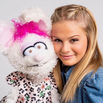 Ventriloquist Darci Lynne at Mad Hatter Ventriloquist Darci Lynne at Mad Hatter
