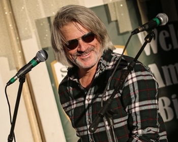 Frank Bradford at Vino Villa