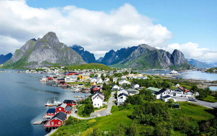 Raising a Family Abroad: A Guide for American Expats Working Overseas