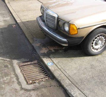 Leaking car image Leaking car image