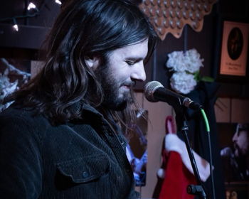 Pillow Fight Live at Whit’s Inn Pillow Fight Live at Whit’s Inn