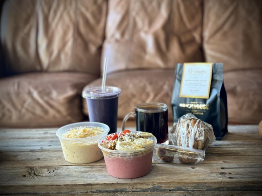 Crow & Clover Café