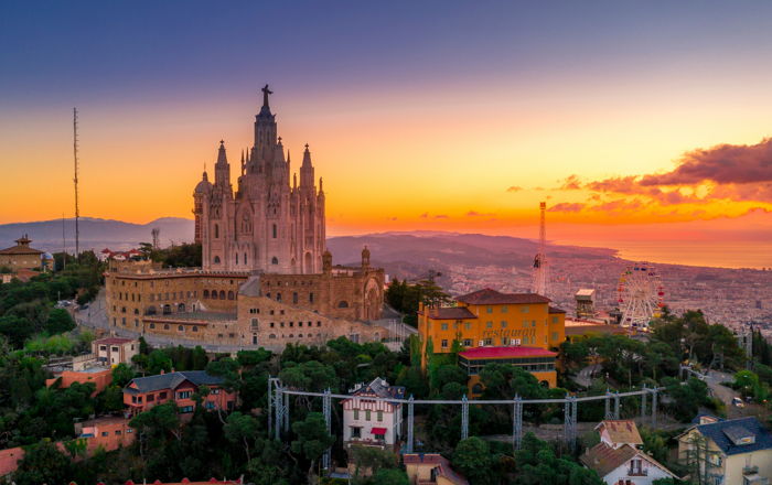 How Americans Can Move to Spain: Visas, Taxes, and Planning