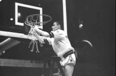 Hogan Named to Indiana Basketball Hall of Fame