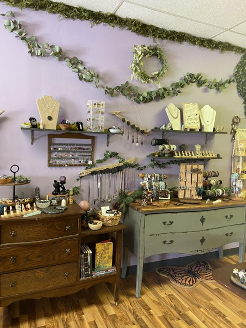 Oak & Amethyst