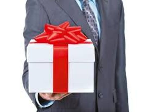 Image for How Upstream Gifting Can Save Your Family Hundreds of Thousands in Taxes 💰