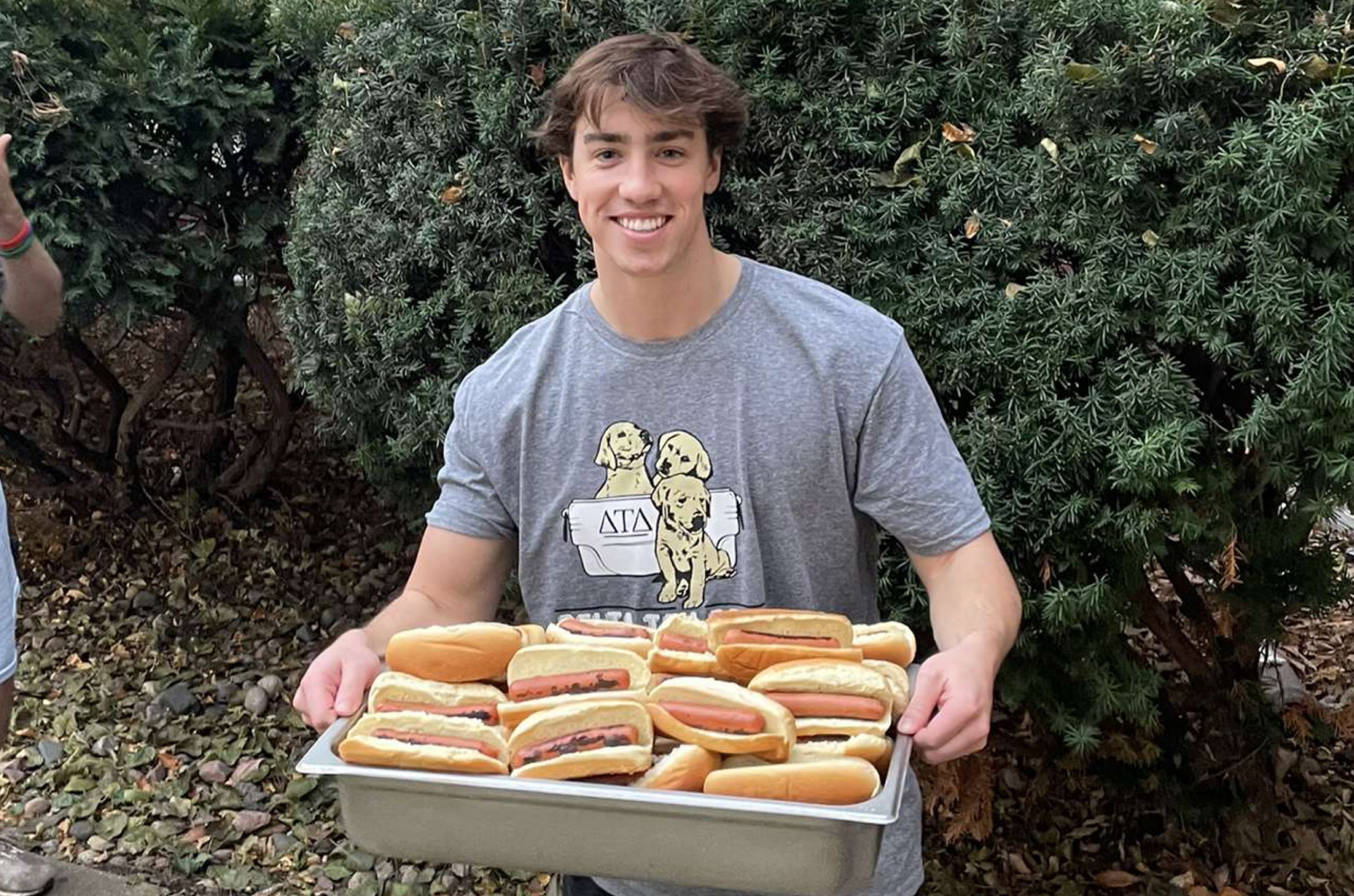 Delta Gamma Chapter serves hot dogs.