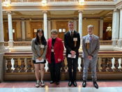 Leising welcomes local students to the Statehouse