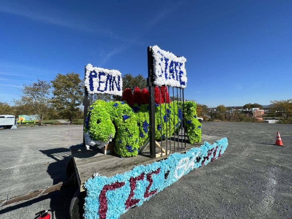 Omega Homecoming Float in the daytime