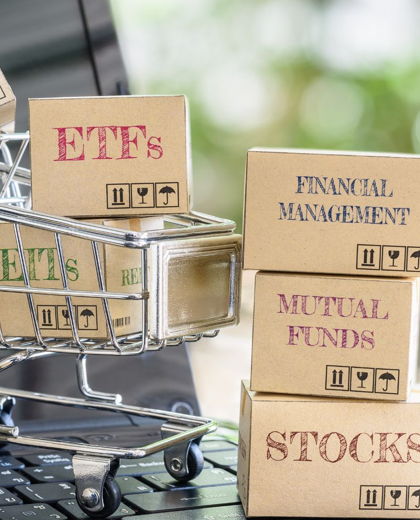What is Currency Risk (and How Can U.S. Expats Manage It?)