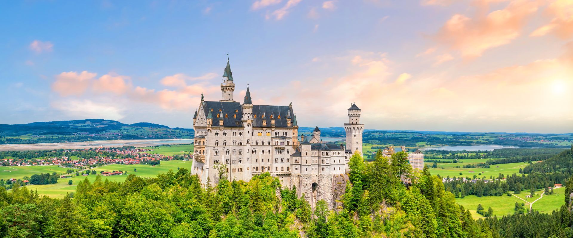 Cinderella castle in Germany (Château de Neuschwanstein)