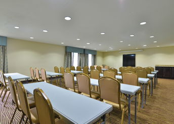 LaQuinta Inn & Suites meeting room