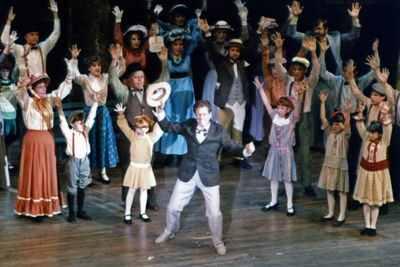 1982 production of THE MUSIC MAN (Steve is right behind Harold Hill)